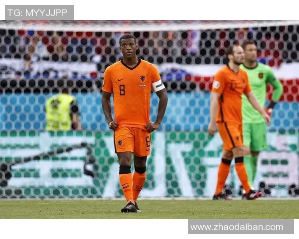 荷兰首相对足球明星的精彩评价引发广泛关注与讨论 荷兰首相对足球明星的精彩评价引发广泛关注与讨论